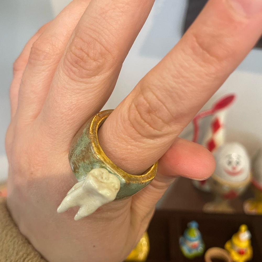 Handmade Ceramic Tooth Ring - Picture 3 of 4